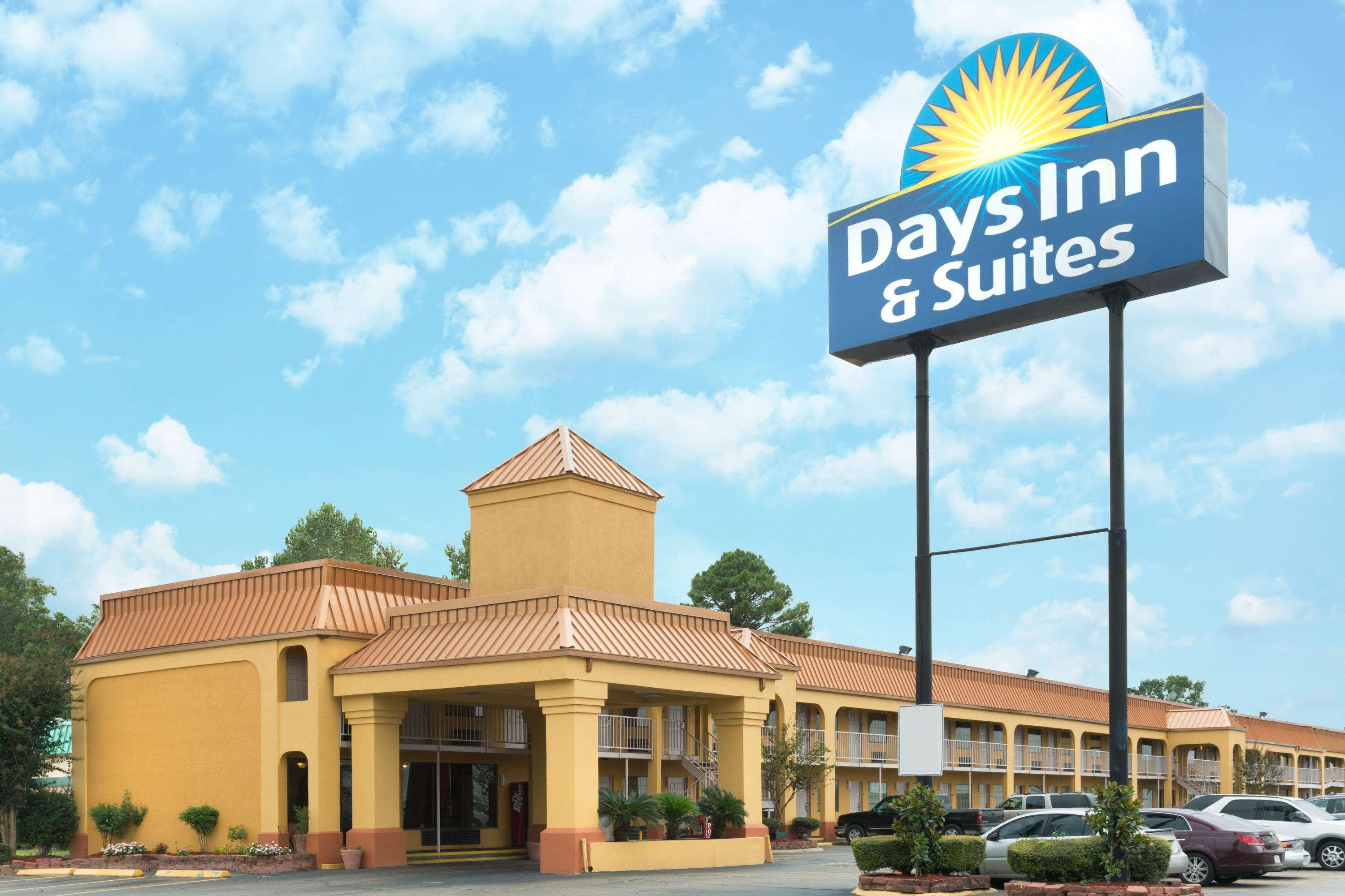 Days & By Wyndham 2*