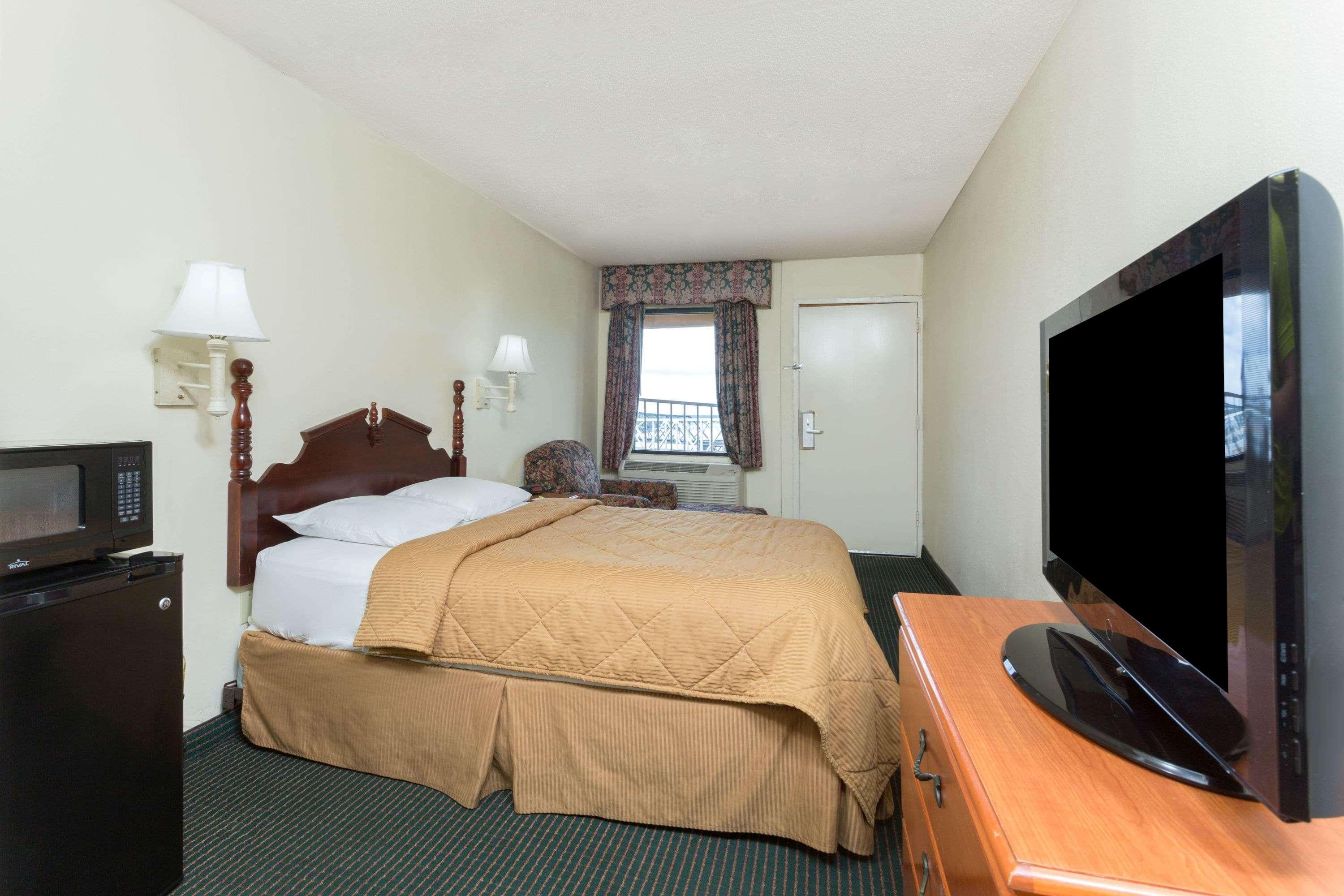 Hotel Days & By Wyndham 2*