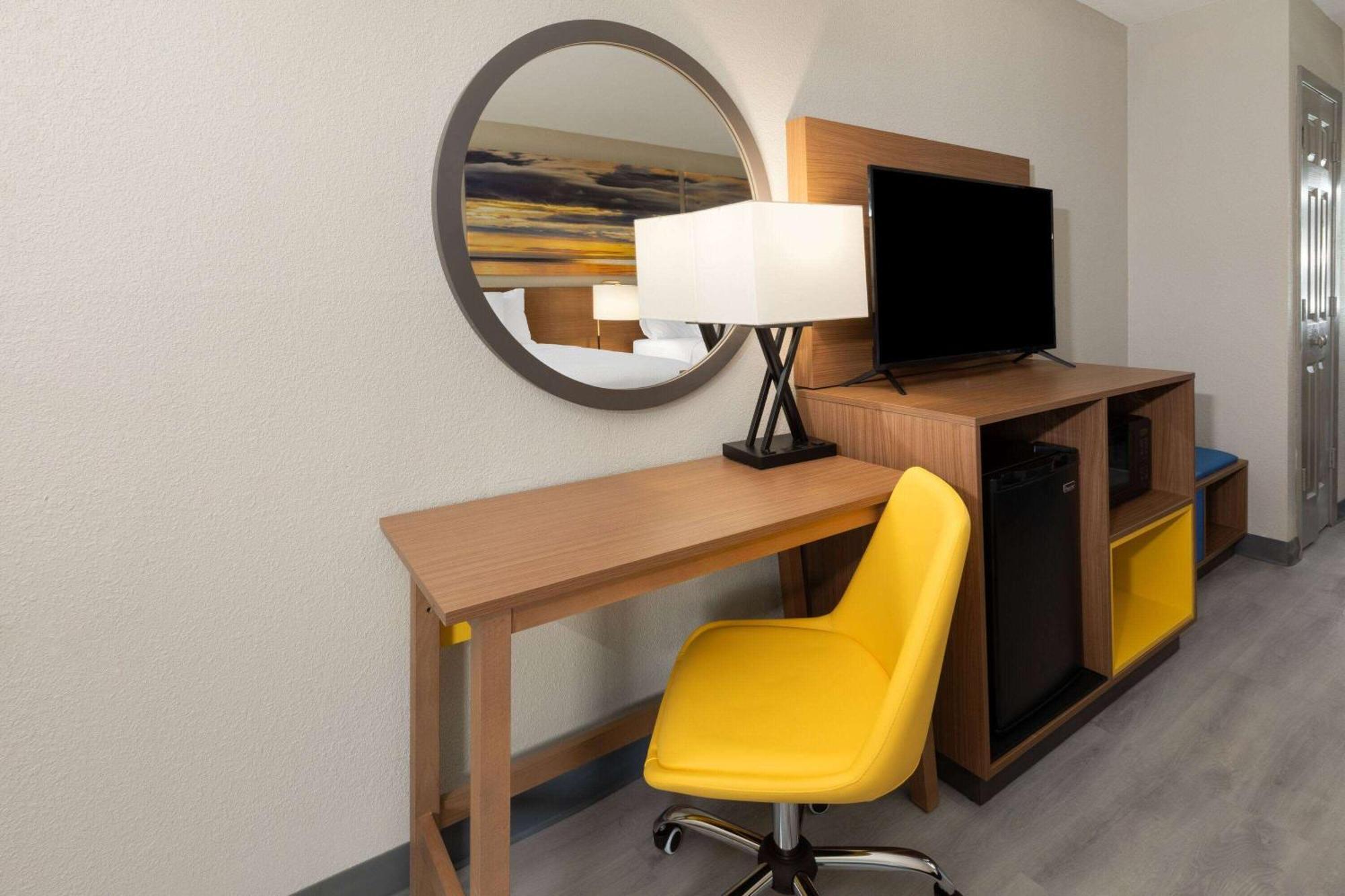 Hotel Days & By Wyndham 2*