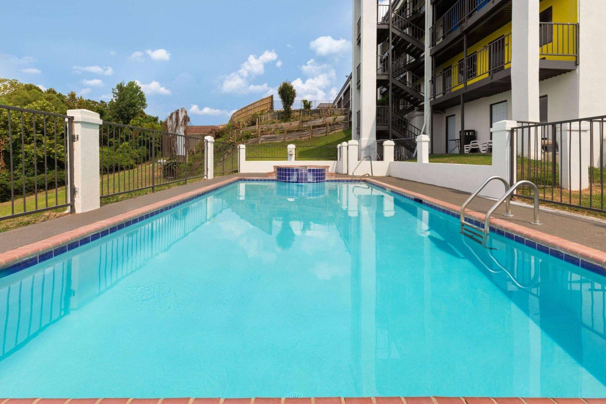 Days & By Wyndham Hotel